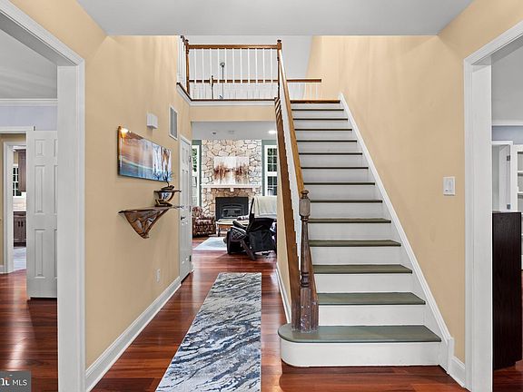 4th image of 14 Maple Tree Dr