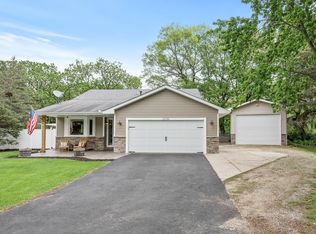 12130 Kentucky Cir, Champlin, MN 55316
