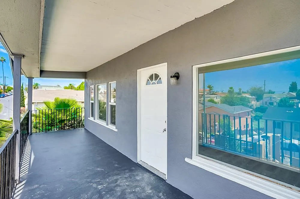 3085 Inez St — Photo 3