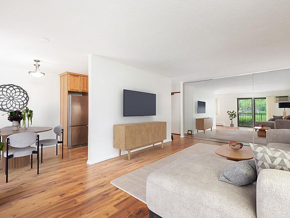 3rd image of 4101 Parklawn Ave APT 101