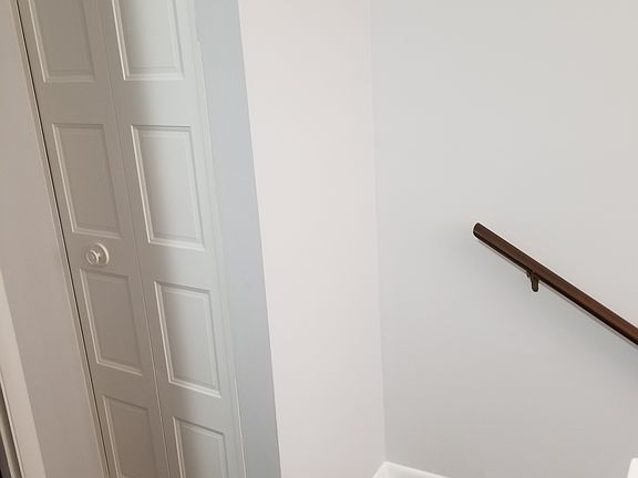 4th image of 195 Governors Dr