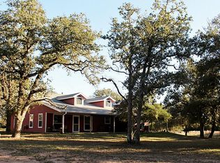 1048 Miller Creek Loop, Weimar, TX 78962