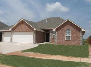 1605 Mead Ln, Moore, OK 73160