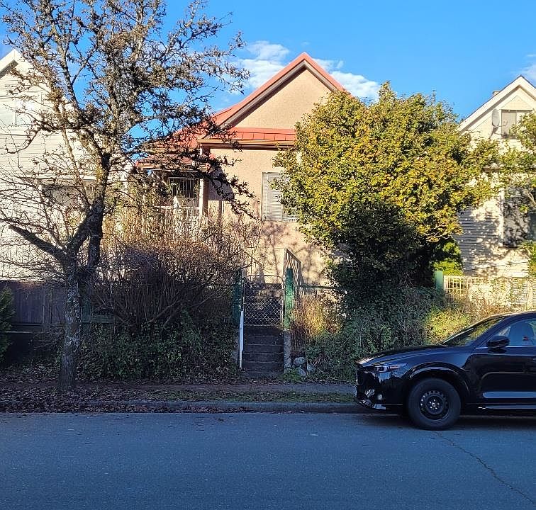 1st image of 1127 Keefer St