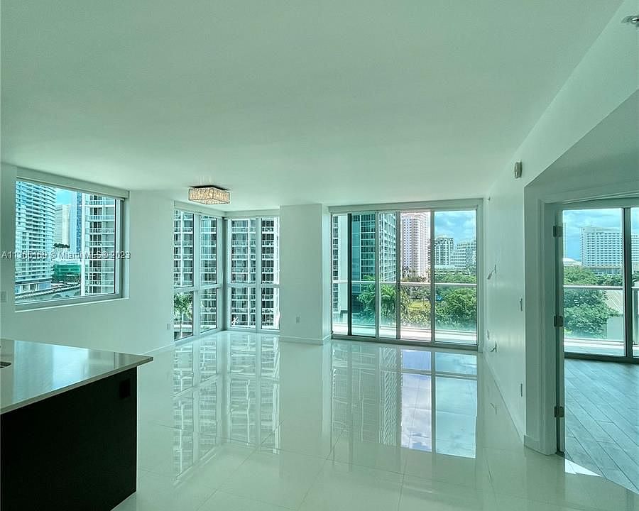 1st image of 500 Brickell Ave APT 801