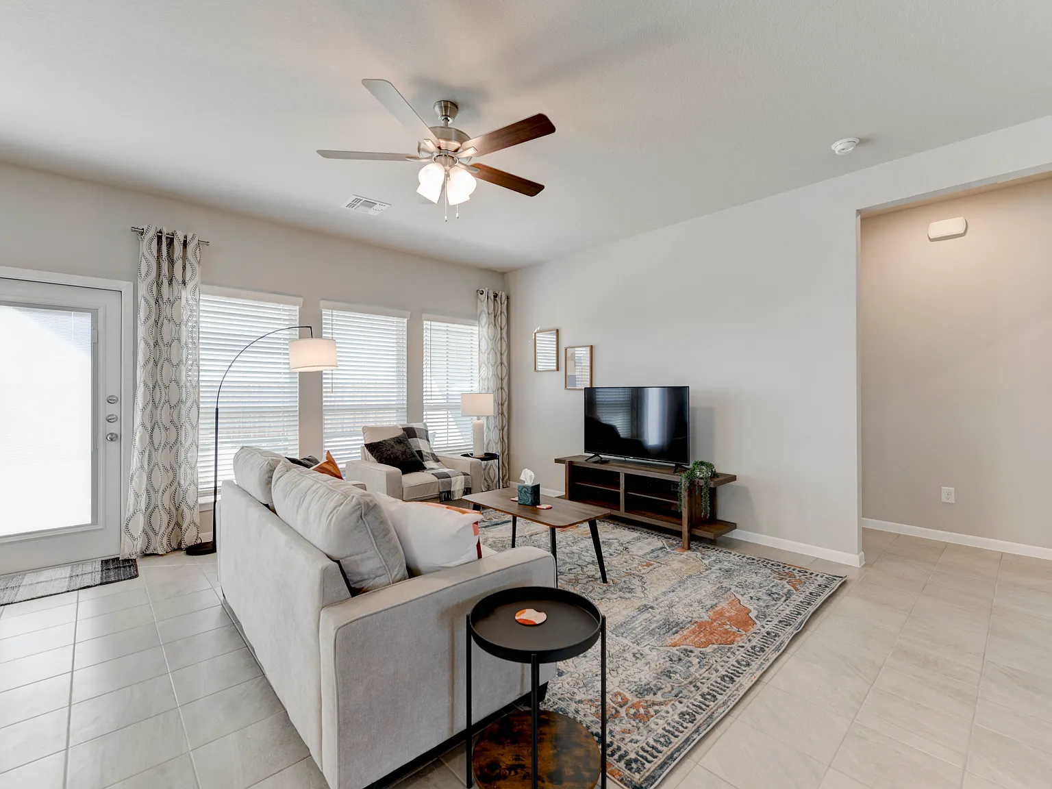 4 bed, 1795 sqft, $4,500 — Photo 3