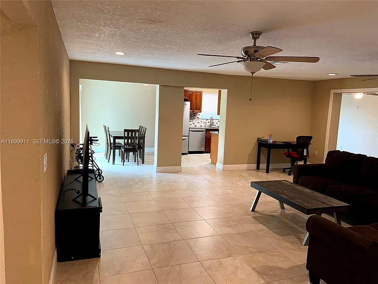 6407 SW 5th St — Photo 5
