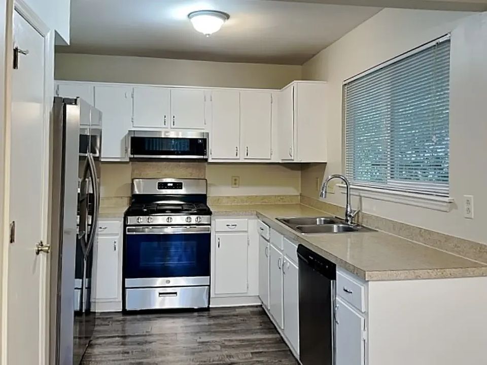 1st image of 4944 Cricklewood Ln