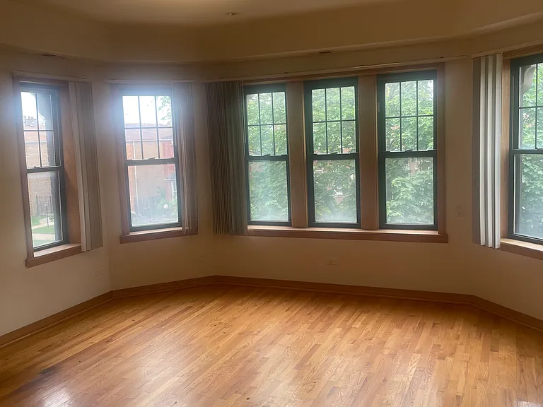 8742 S Harper Ave #1 — Photo 17