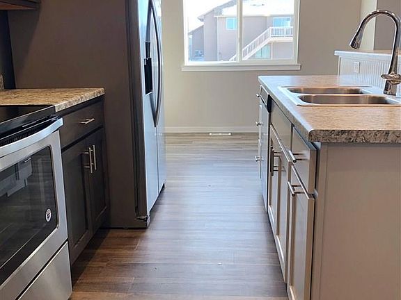 4th image of 414 Quinn Ave