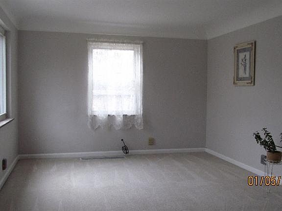 2nd image of 27 E Charlotte Ave