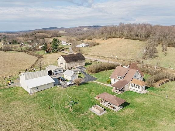 2nd image of 1898 Schellsburg Rd