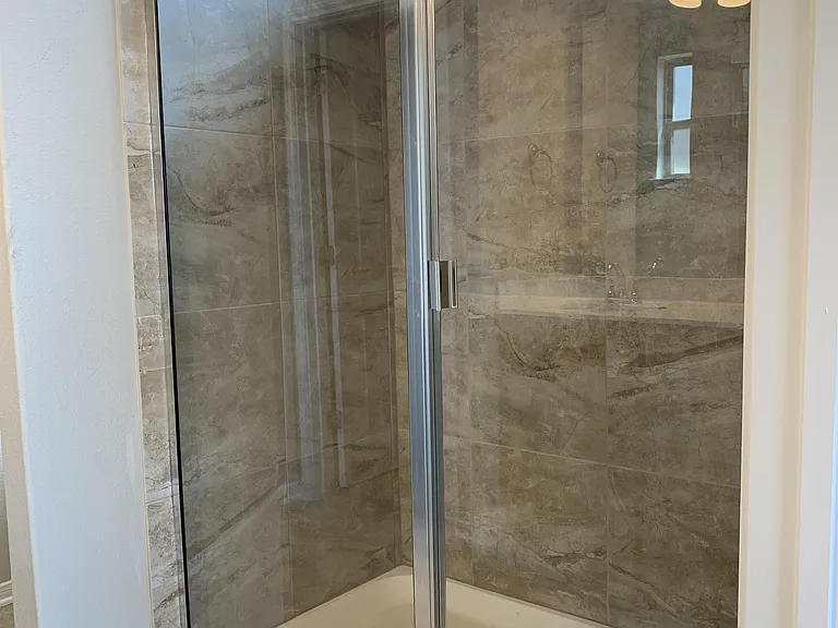 Master walk in shower