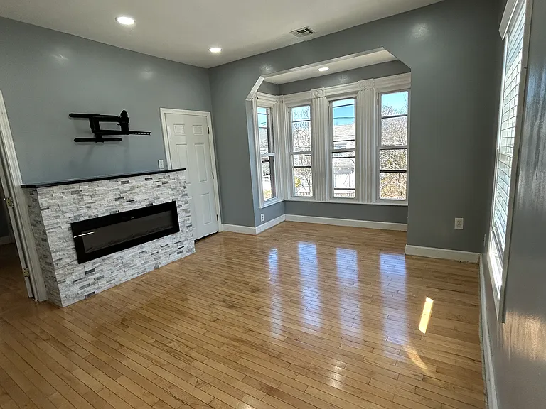 241 Ash St #2 — Photo 2