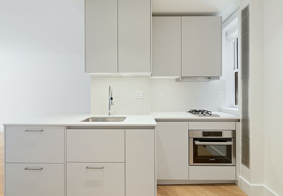 1st image of 225 W 23rd St APT 6A