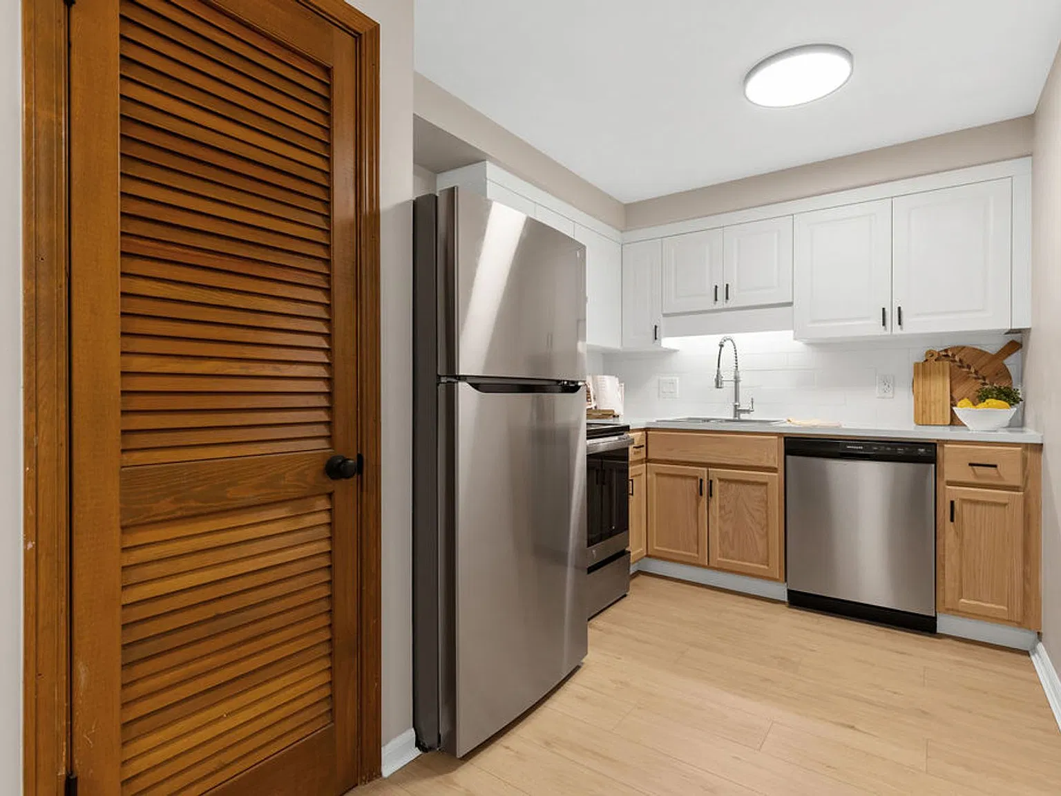 Pinecrest Apartments — Photo 1