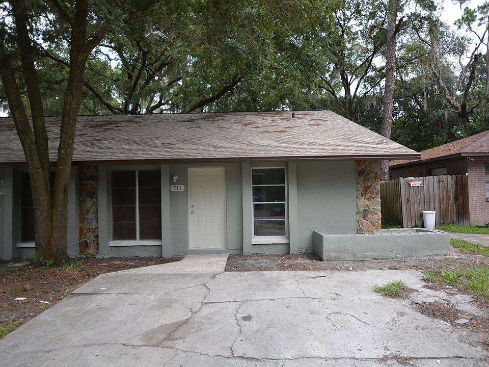 1st image of 711 Pineville Ln