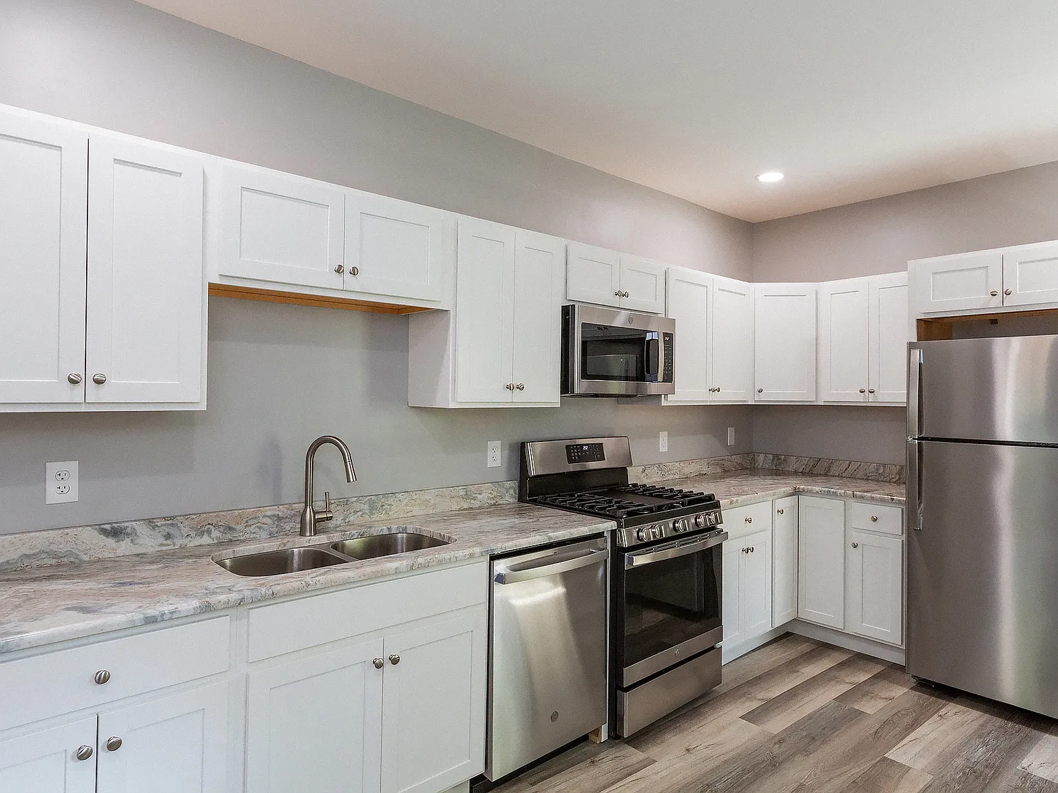 2 bed, 1.5 bath, 1125 sqft, $1,595 — Photo 1