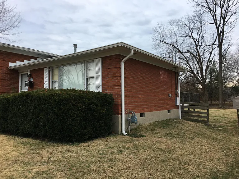 4406 Rockwood Dr — Photo 3