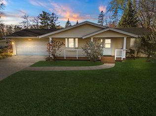 5364 Miracle Ln, Minnetonka, MN 55345