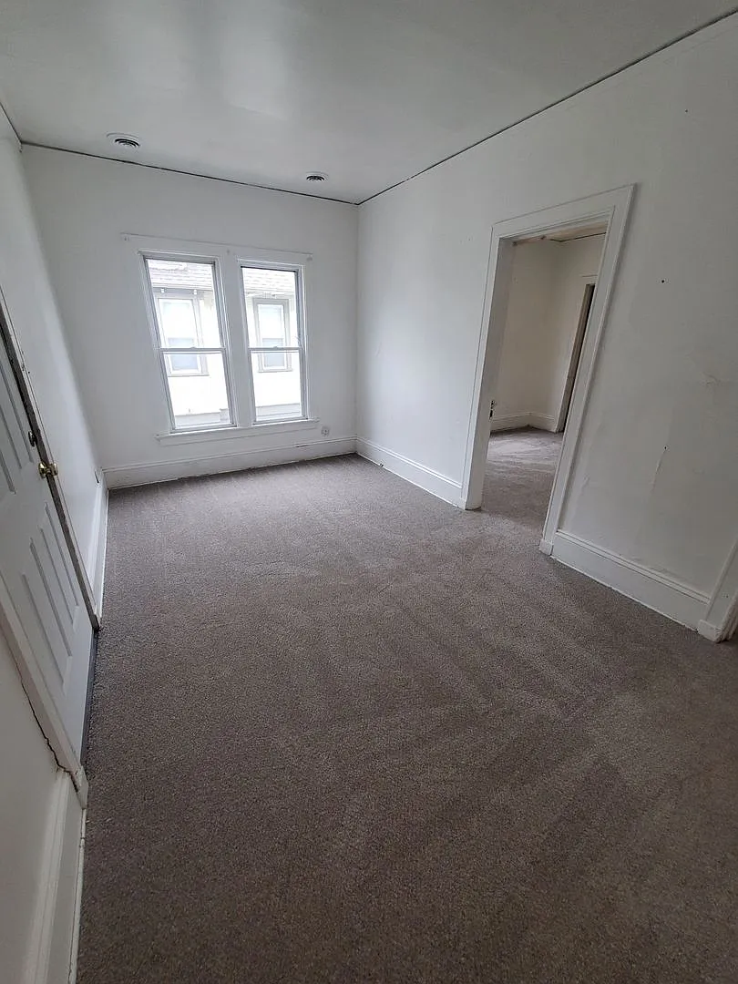 502-504 N 32nd St. (4 Unit) (Ace Property) — Photo 3