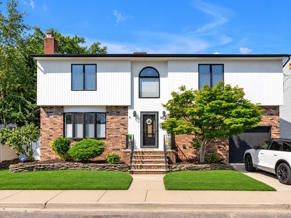 3290 Parkway Drive, Baldwin, NY 11510