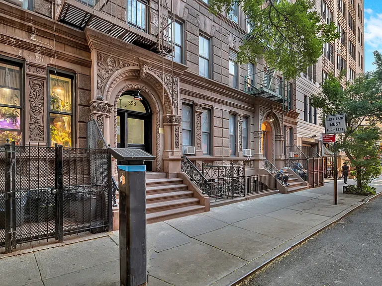 358 W 45th St #4D — Photo 9