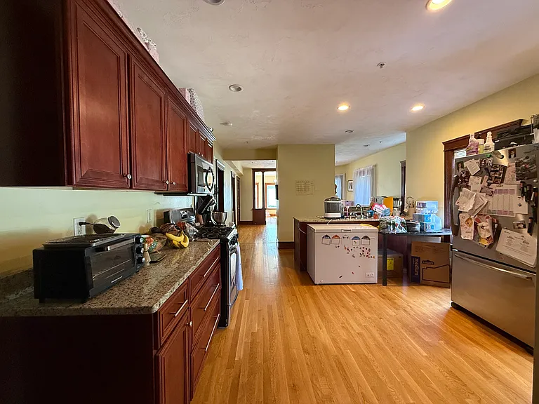 32 Woodbine St #1 — Photo 6