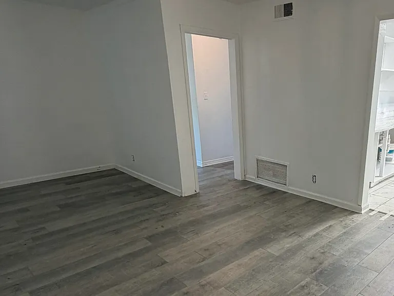 5143 Banshee Ave — Photo 3