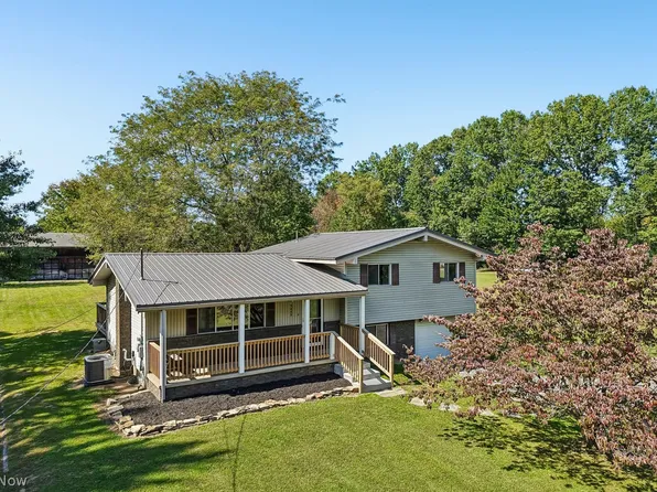 5433 Lakeview Dr NE, Cortland, OH 44410