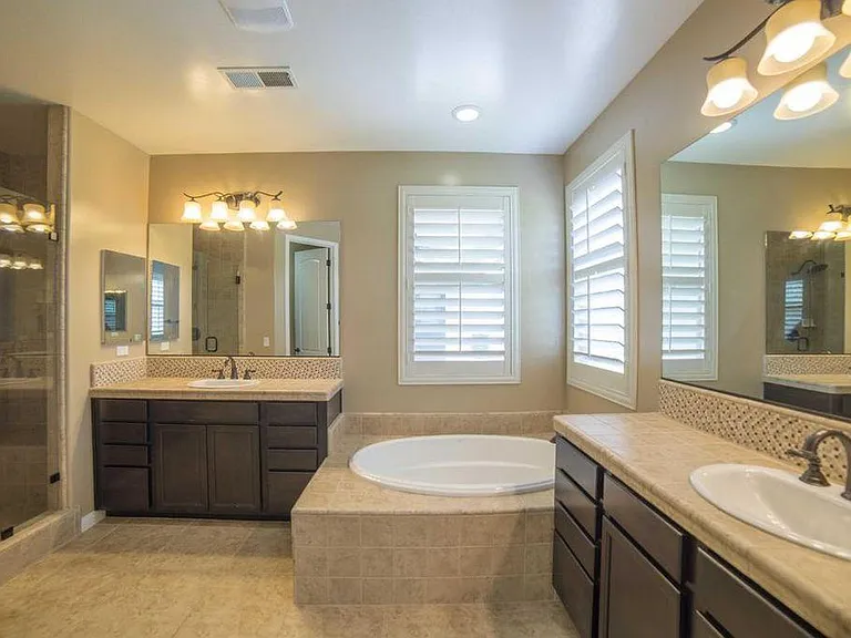 12715 Eversham Dr — Photo 15