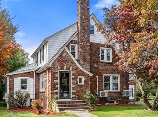 30 Saint James Rd, Shrewsbury, MA 01545