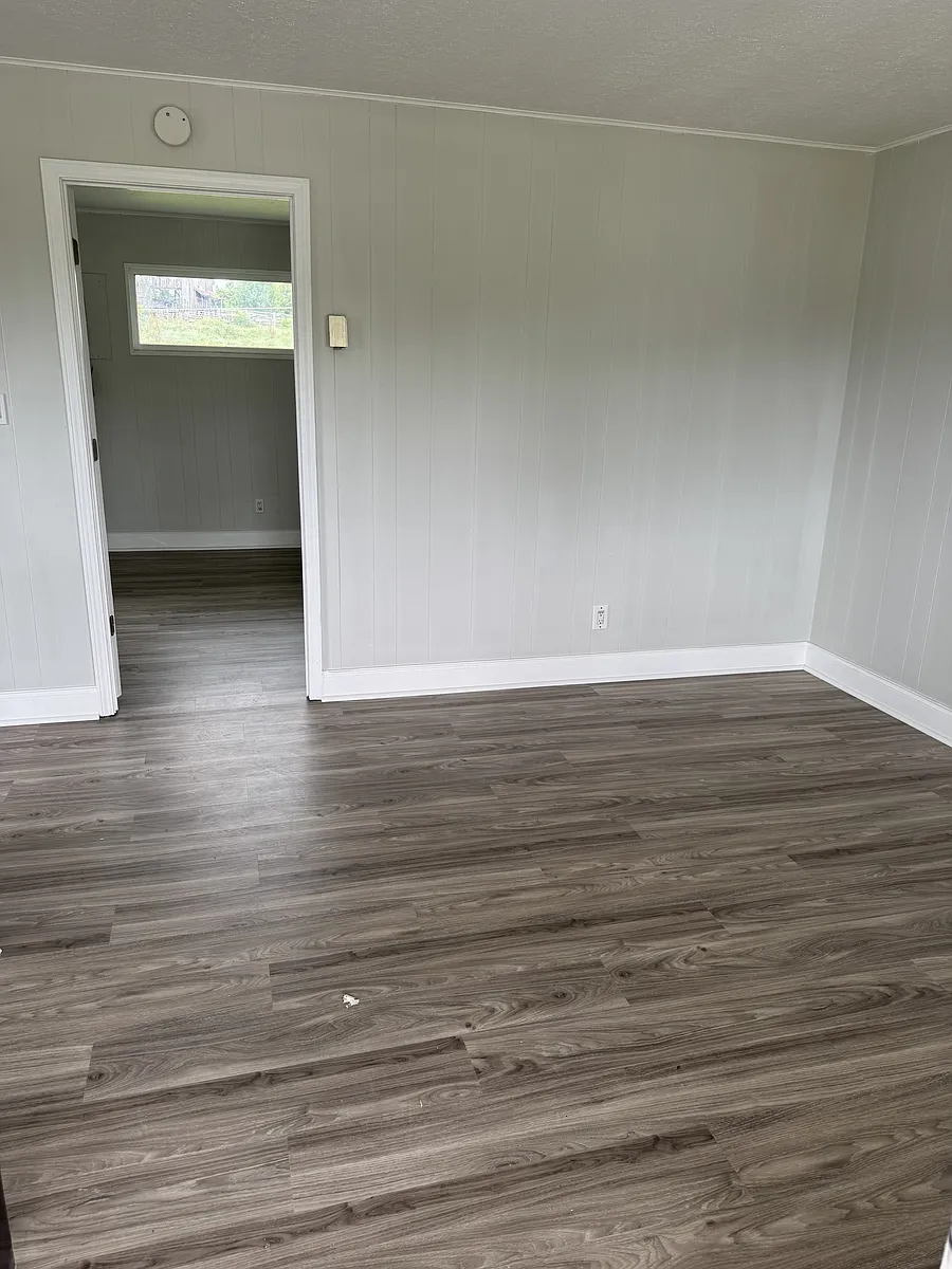 Building Photo - 111 Roseview Dr #1-20