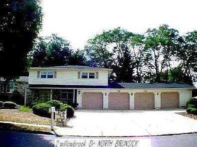 2nd image of 2 Willowbrook Dr