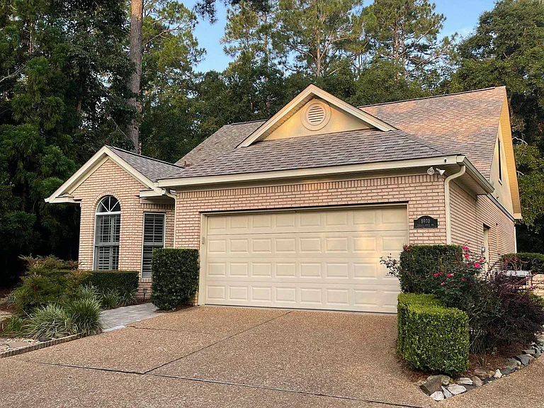 8970 Eagles Ridge Dr — Photo 1