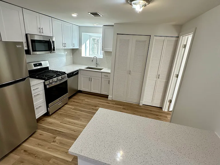 119 Sagamore Hills Dr — Photo 3