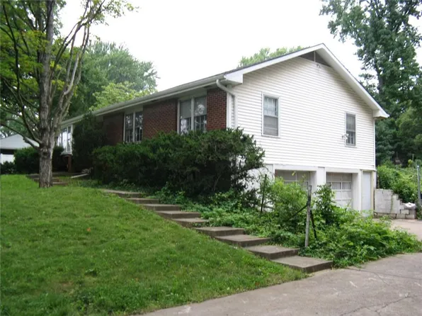 1924 E Blue Ridge Blvd, Kansas City, MO 64146
