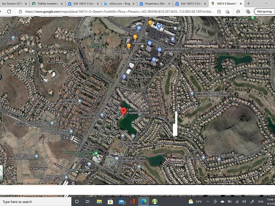 Location on Lake Convenient Walking to Grocery and Restaurants