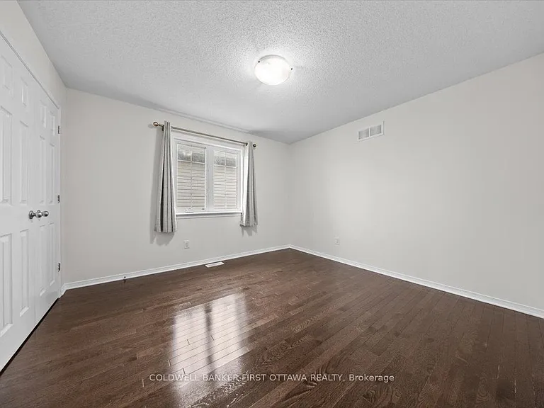 118 Culloden Cres — Photo 26