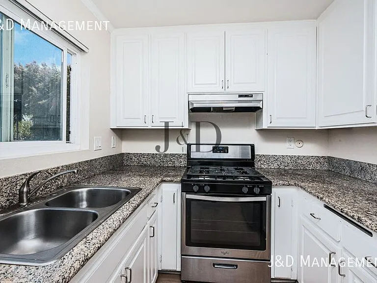 2664 Magnolia Ave #5 — Photo 9