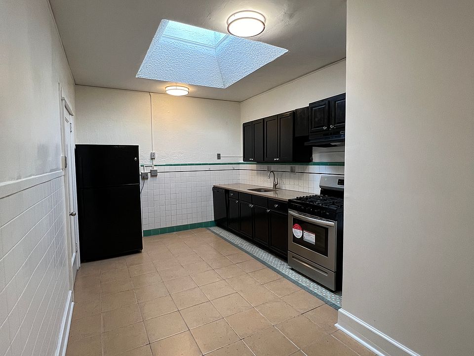 Kitchen, alternate view new appliances
