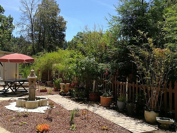 2nd image of 24675 Glenwood Dr #B