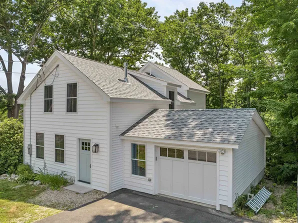 16 Grove Street, Wolfeboro, NH 03894