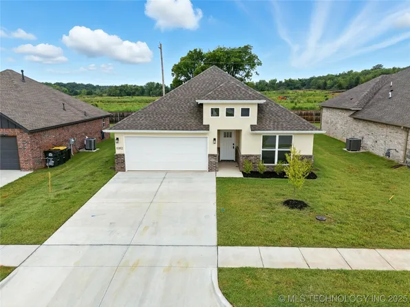 10812 S 274th Ave E, Broken Arrow, OK 74014
