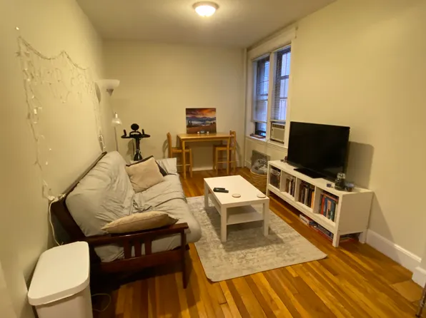 58 Queensberry St, Boston, MA