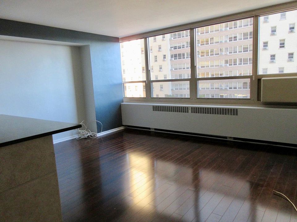 1st image of 3950 N Lake Shore Dr APT 426