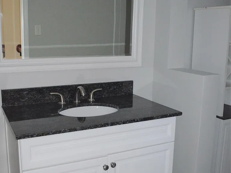 Full Bath with master bedroom entry and hallway entry