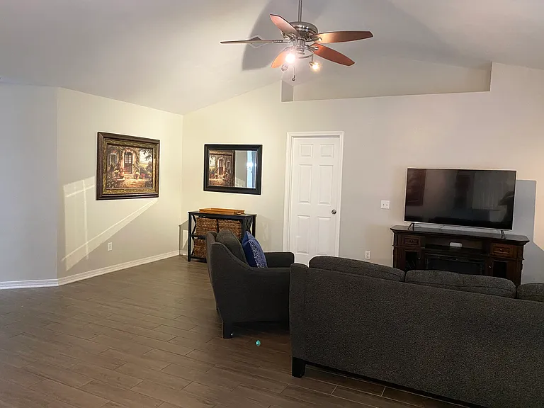 3918 Holleyberry Ln — Photo 4