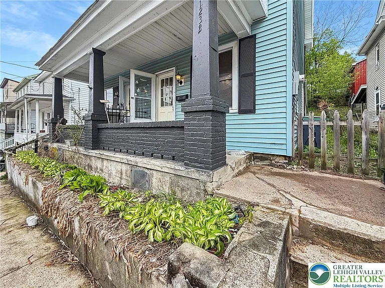 123B Jamestown St — Photo 3