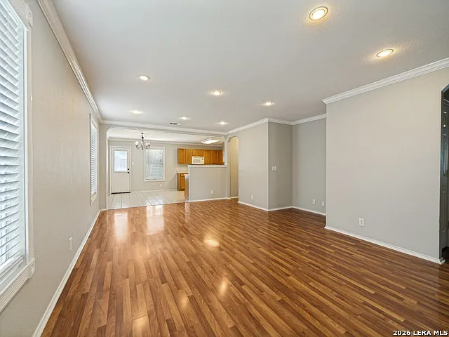 200 Katie Ct — Photo 3